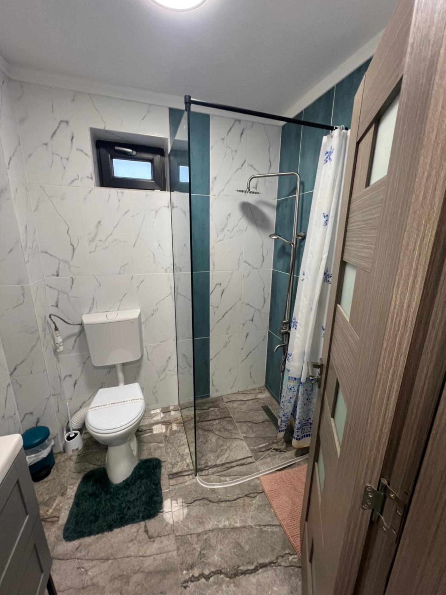 Everest 33 Ap 3 Apartment