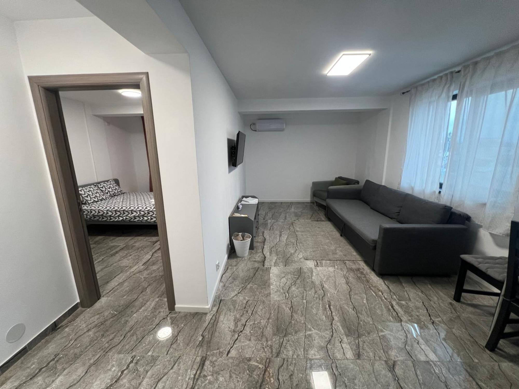 Everest 33 Ap 3 Apartment Bucharest